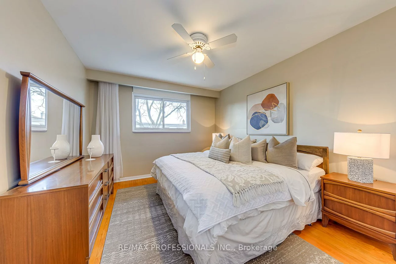 270, Wellesworth, Eringate-Centennial-West Deane, Toronto