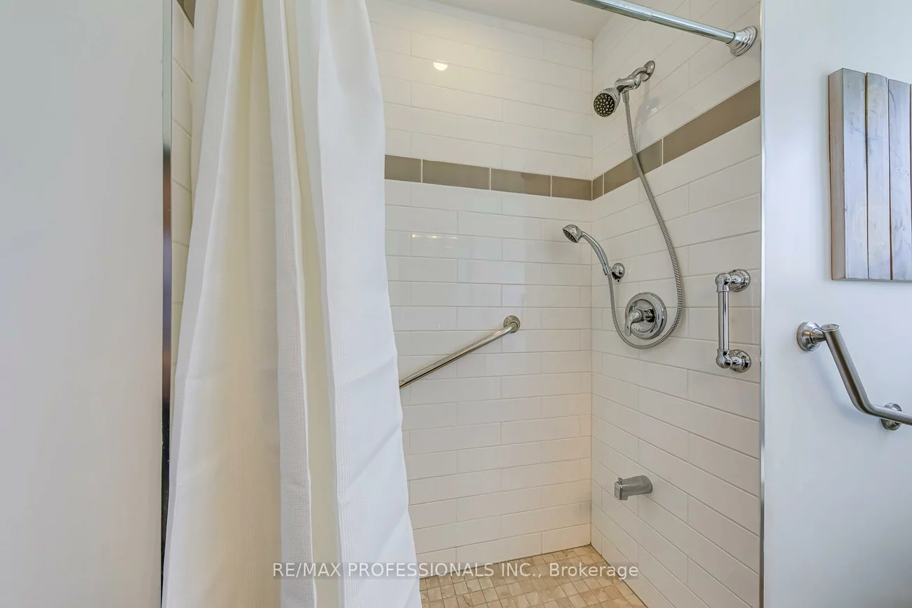 270, Wellesworth, Eringate-Centennial-West Deane, Toronto