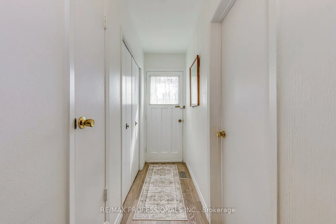 270, Wellesworth, Eringate-Centennial-West Deane, Toronto