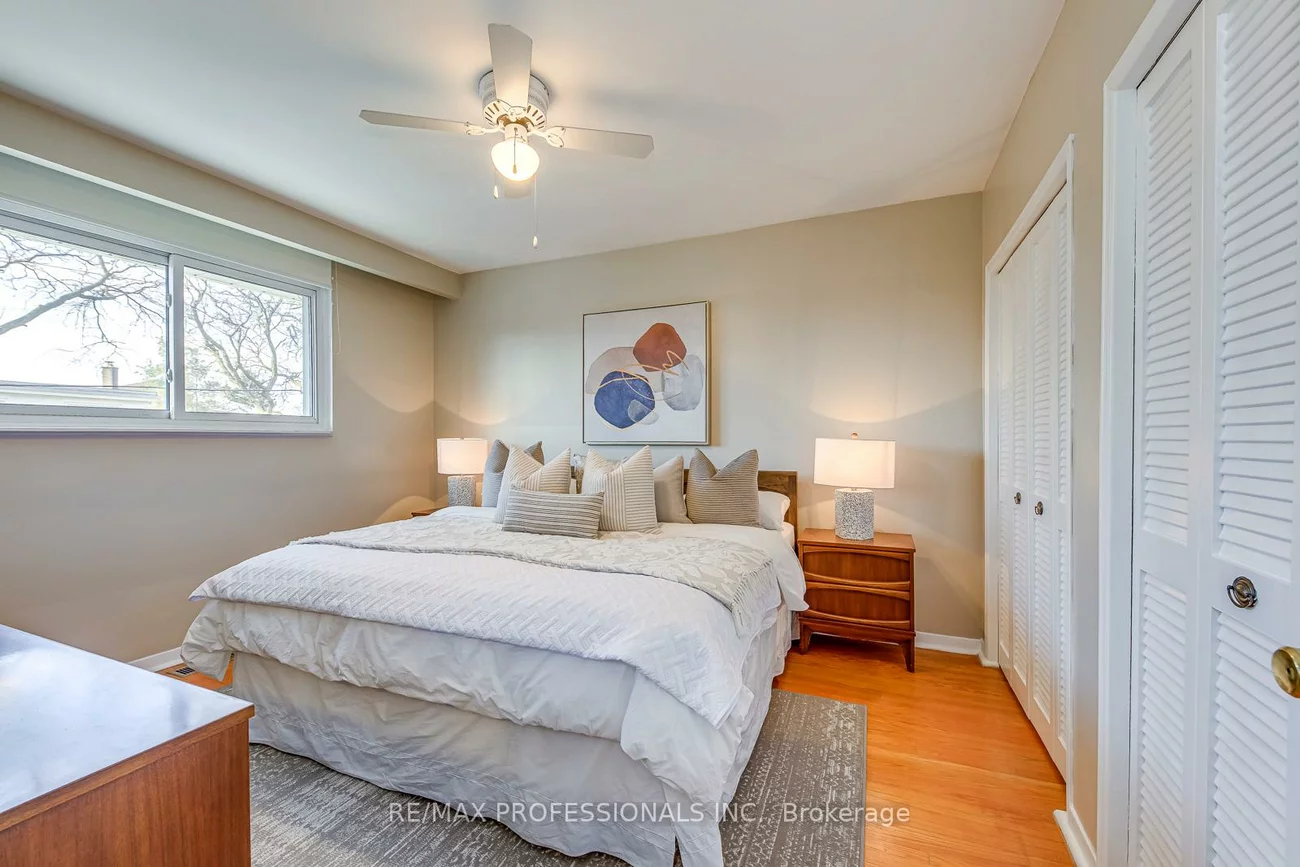 270, Wellesworth, Eringate-Centennial-West Deane, Toronto