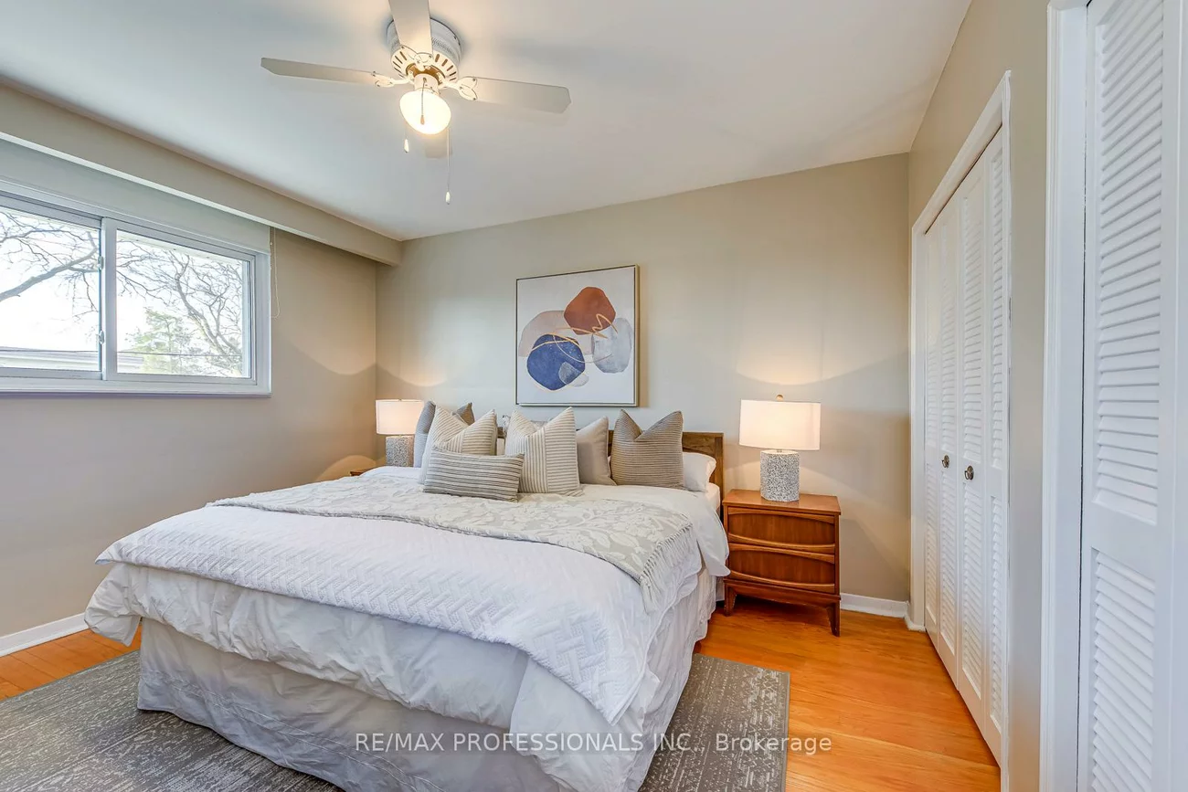 270, Wellesworth, Eringate-Centennial-West Deane, Toronto