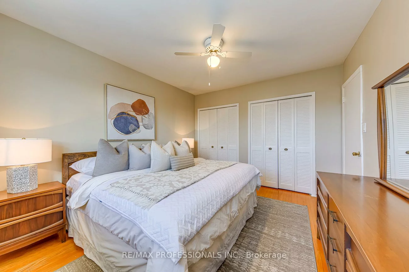 270, Wellesworth, Eringate-Centennial-West Deane, Toronto