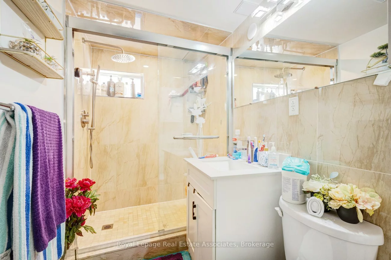 8, Caulfield, Elms-Old Rexdale, Toronto