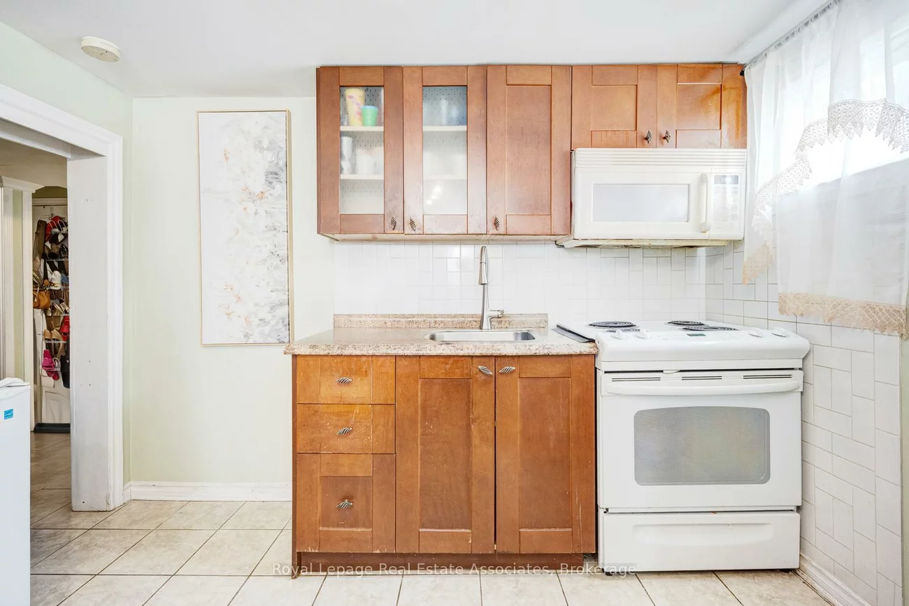 8, Caulfield, Elms-Old Rexdale, Toronto