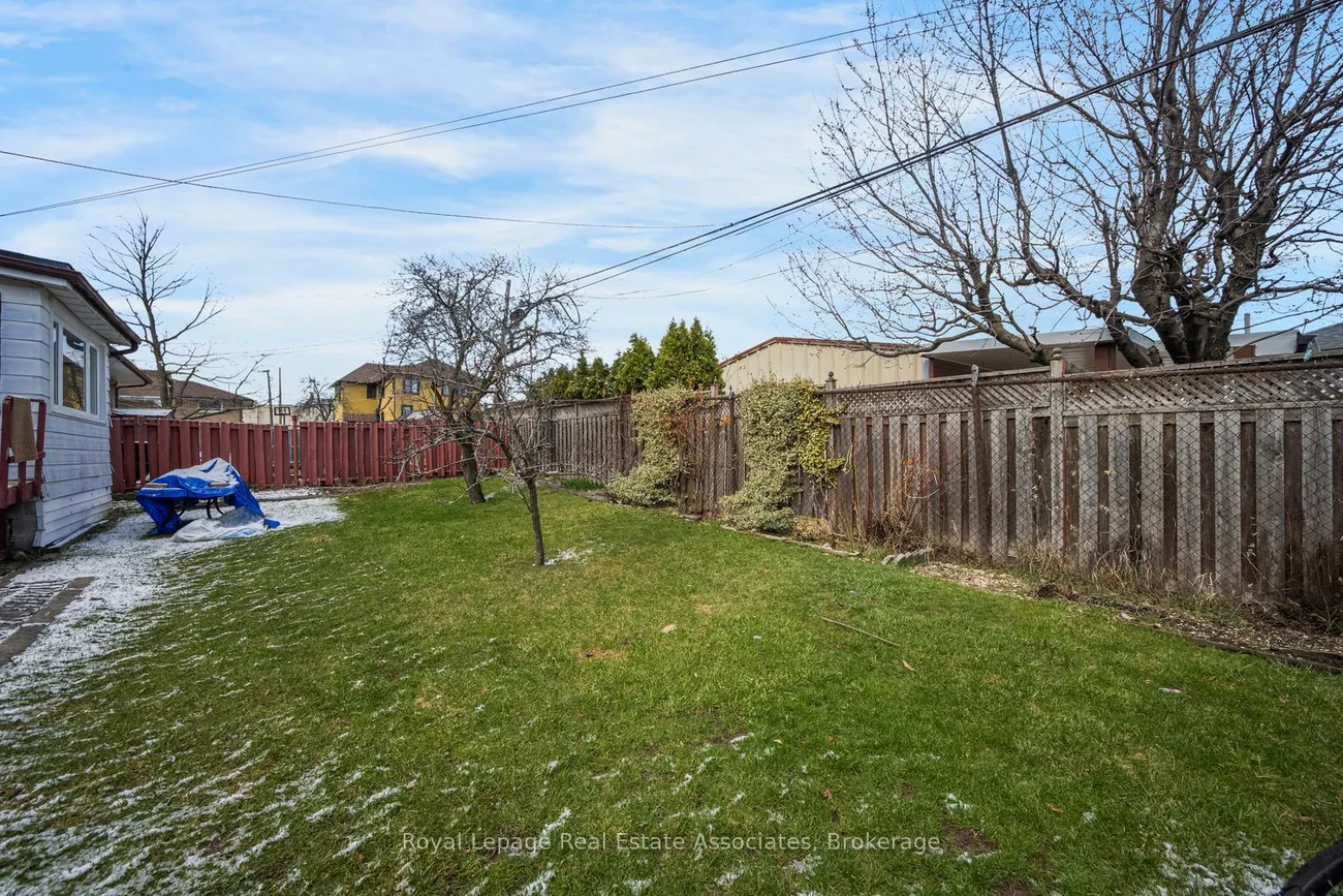 8, Caulfield, Elms-Old Rexdale, Toronto
