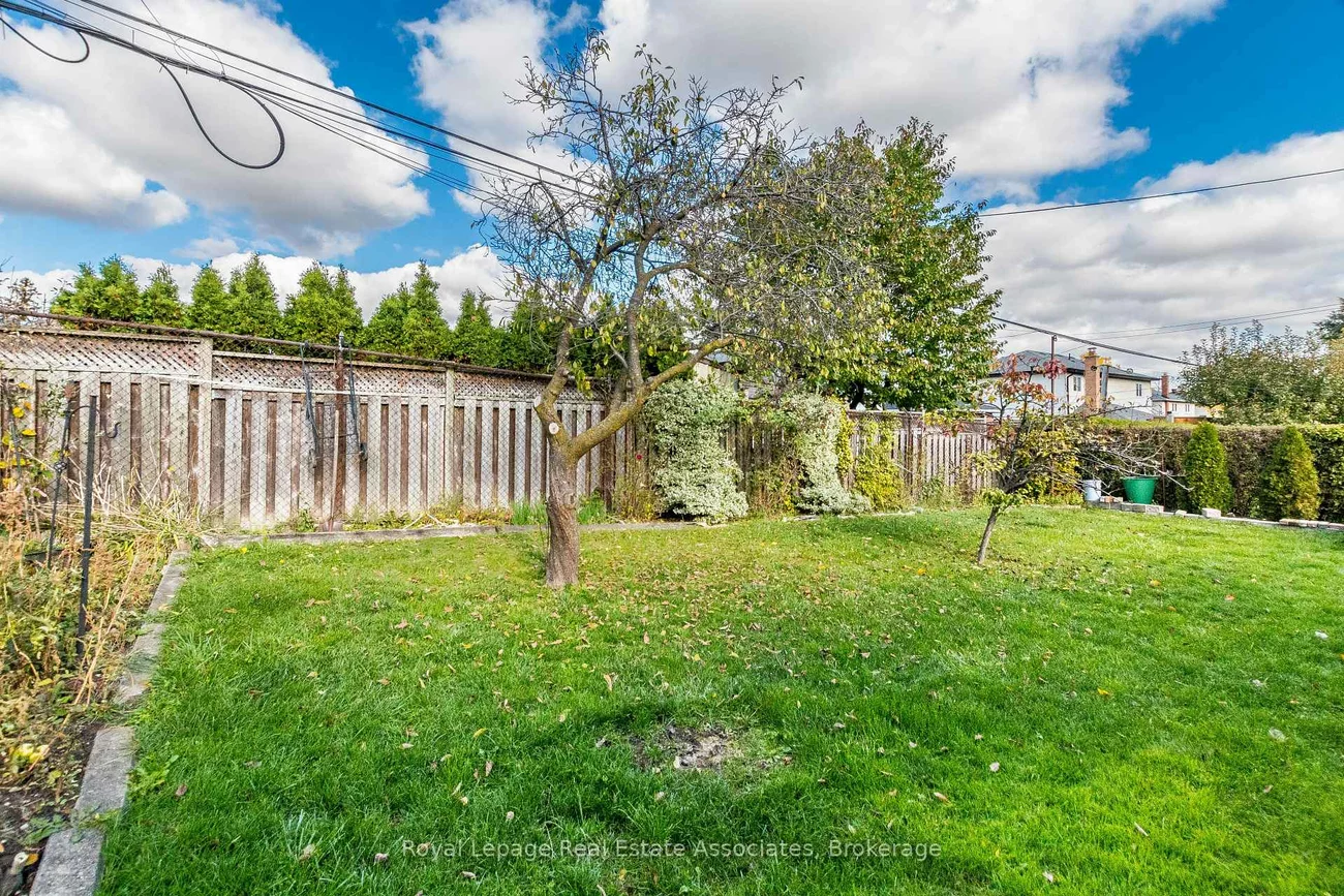 8, Caulfield, Elms-Old Rexdale, Toronto