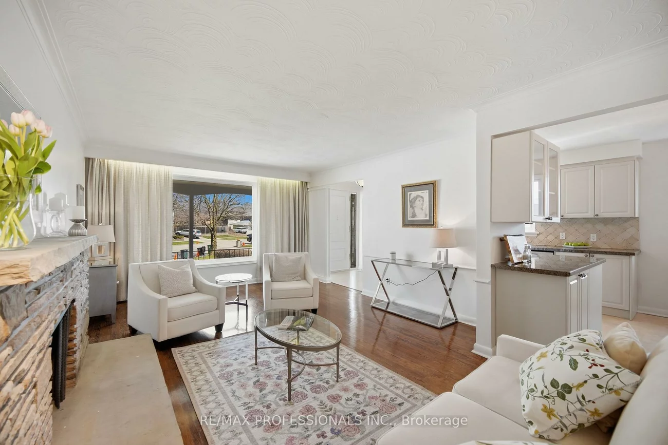 9, Halbadier, Islington-City Centre West, Toronto