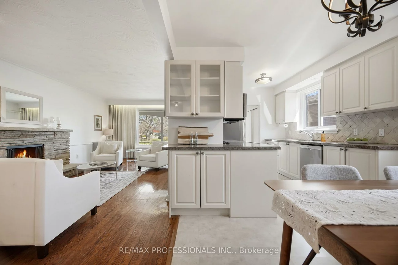 9, Halbadier, Islington-City Centre West, Toronto