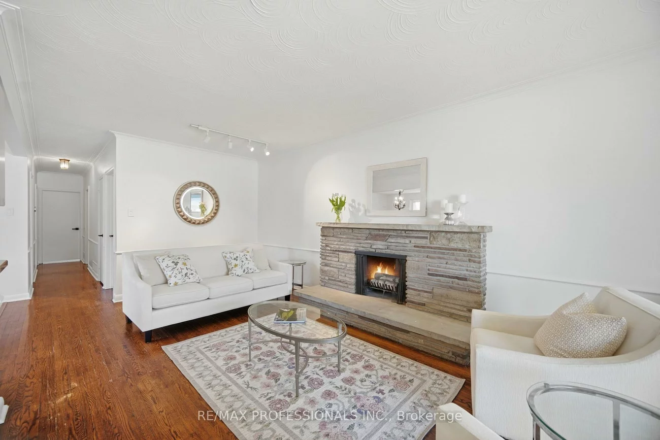 9, Halbadier, Islington-City Centre West, Toronto