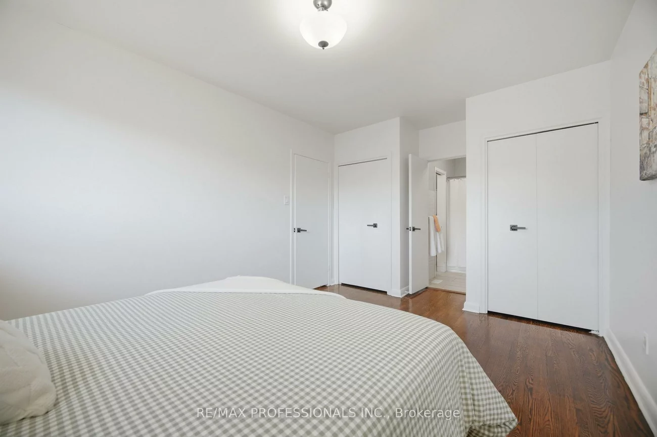 9, Halbadier, Islington-City Centre West, Toronto