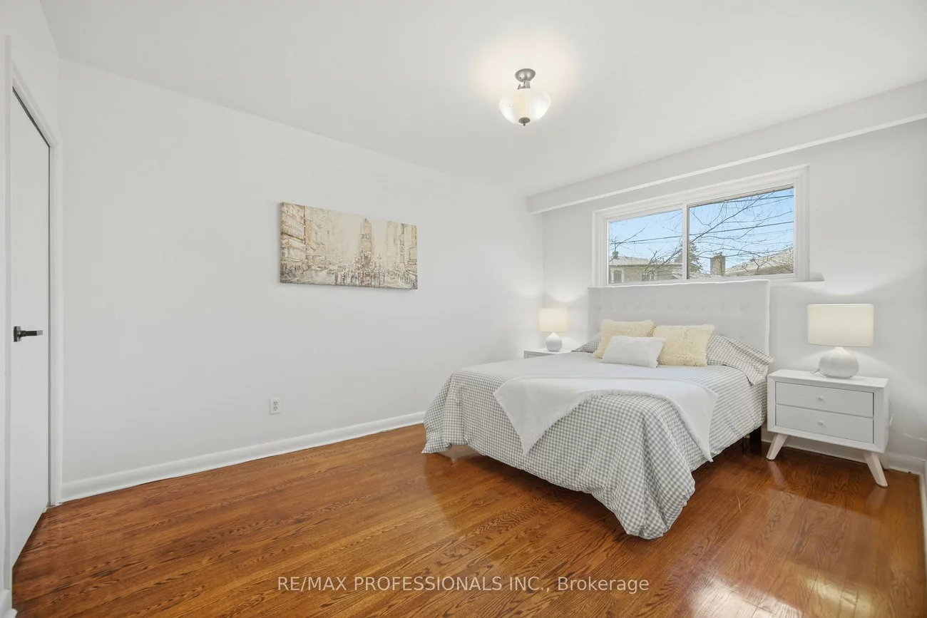 9, Halbadier, Islington-City Centre West, Toronto