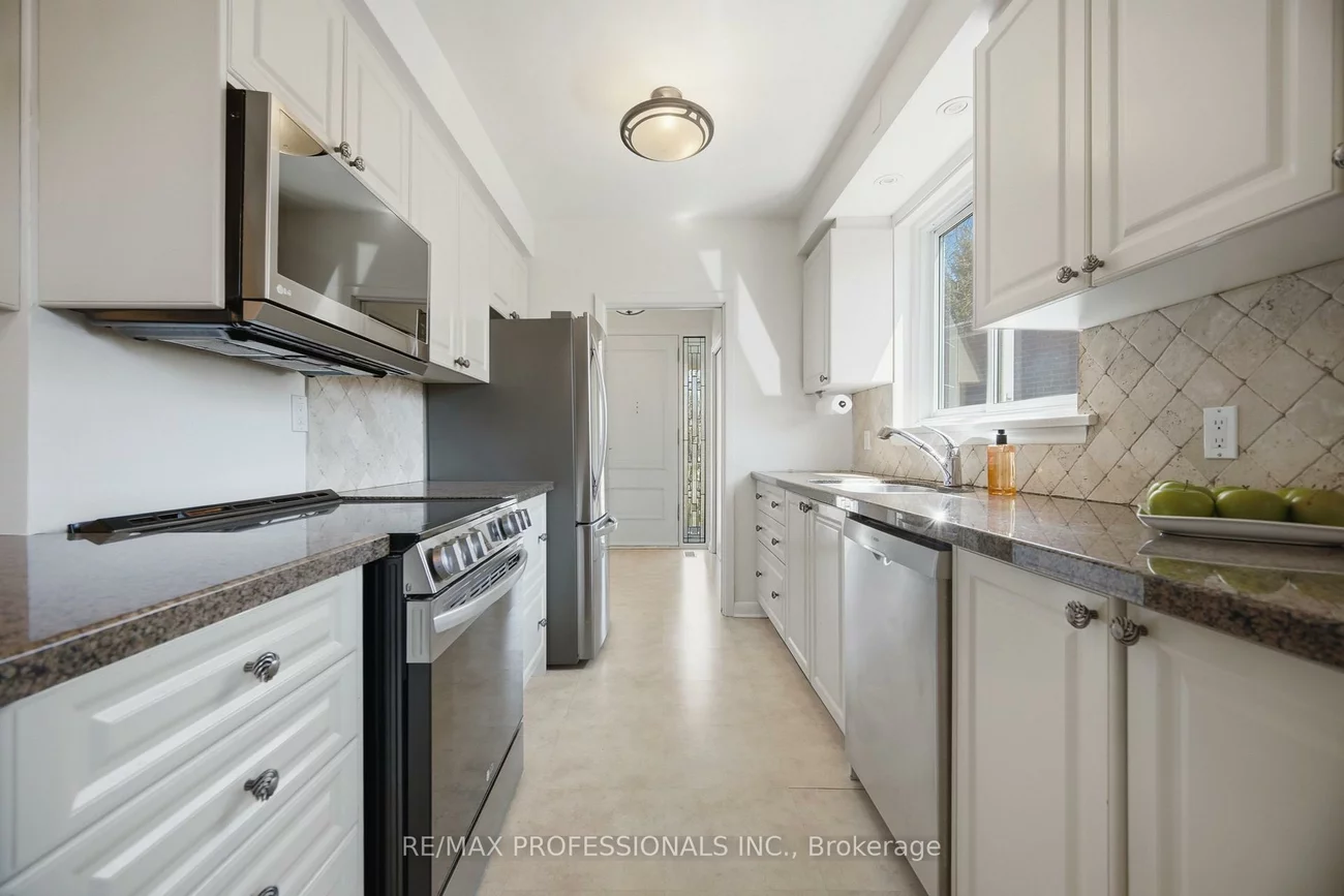 9, Halbadier, Islington-City Centre West, Toronto