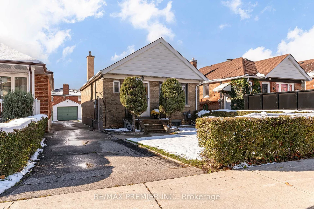 52, Richardson, Beechborough-Greenbrook, Toronto