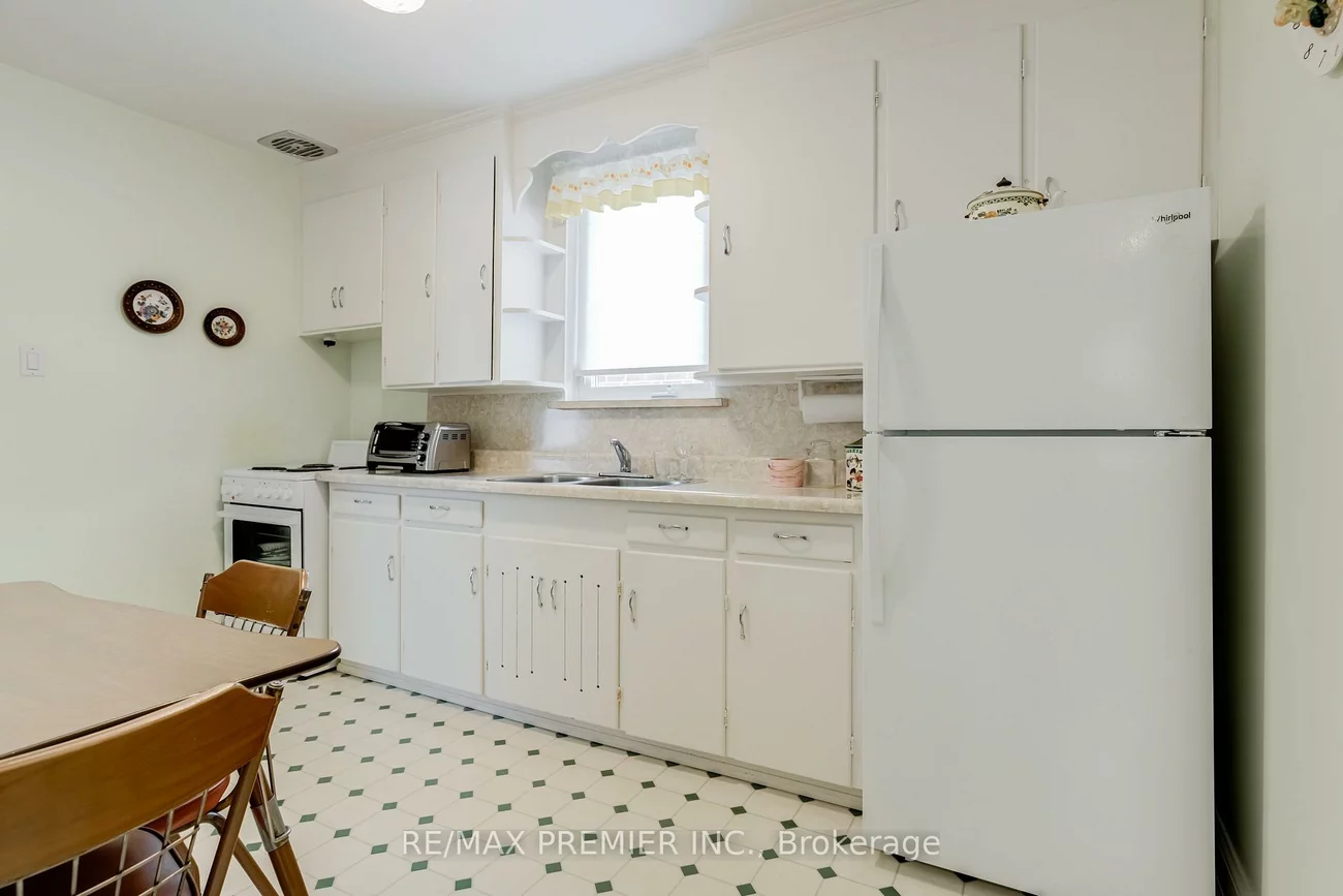 52, Richardson, Beechborough-Greenbrook, Toronto