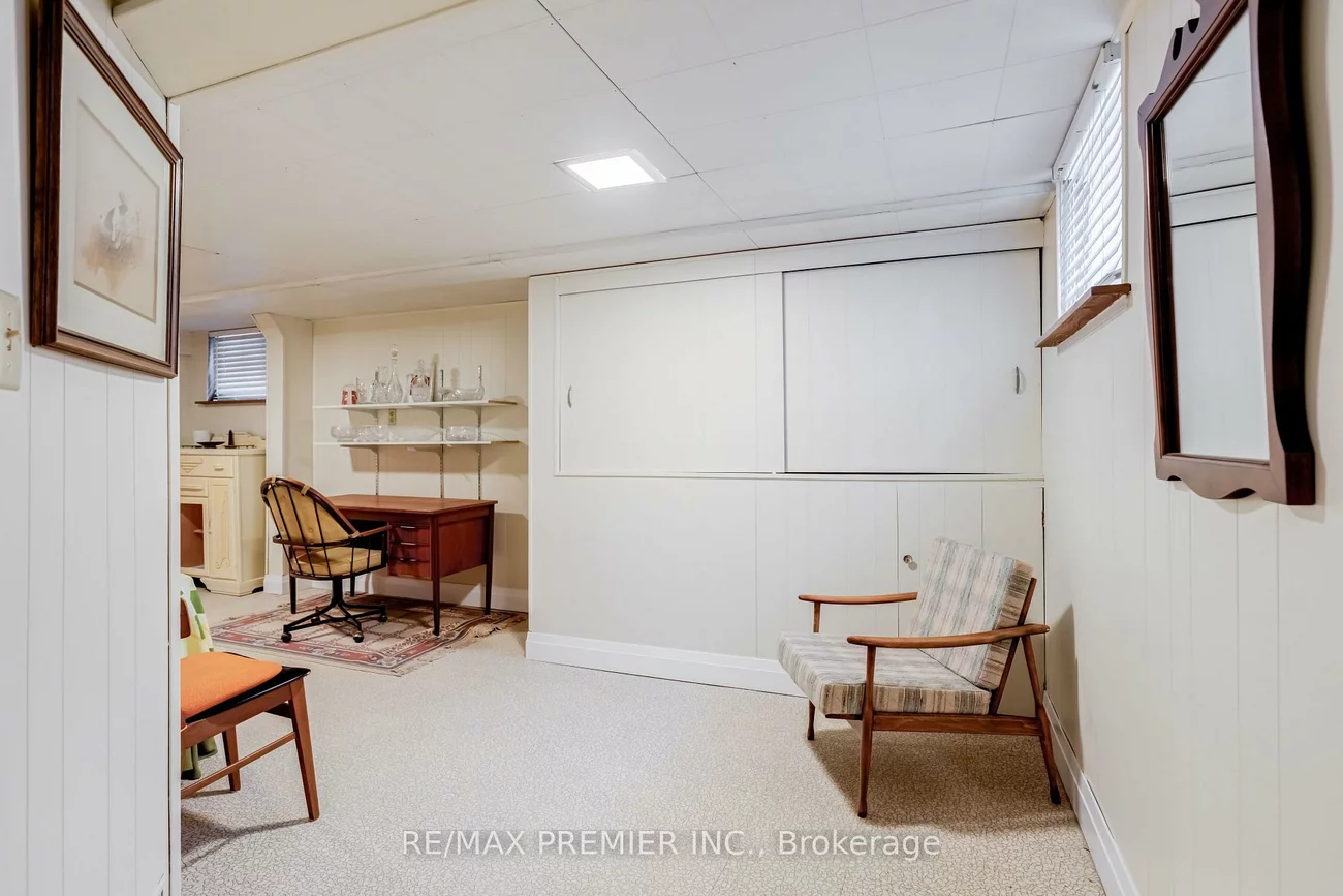 52, Richardson, Beechborough-Greenbrook, Toronto