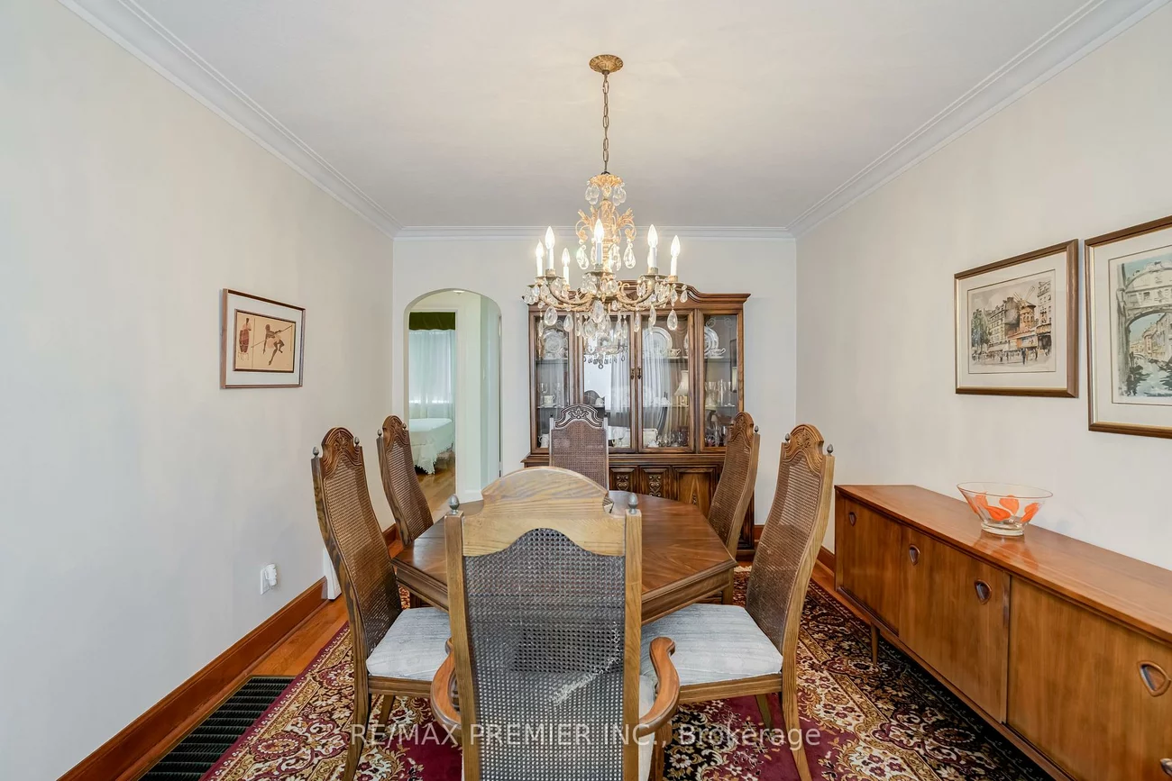 52, Richardson, Beechborough-Greenbrook, Toronto