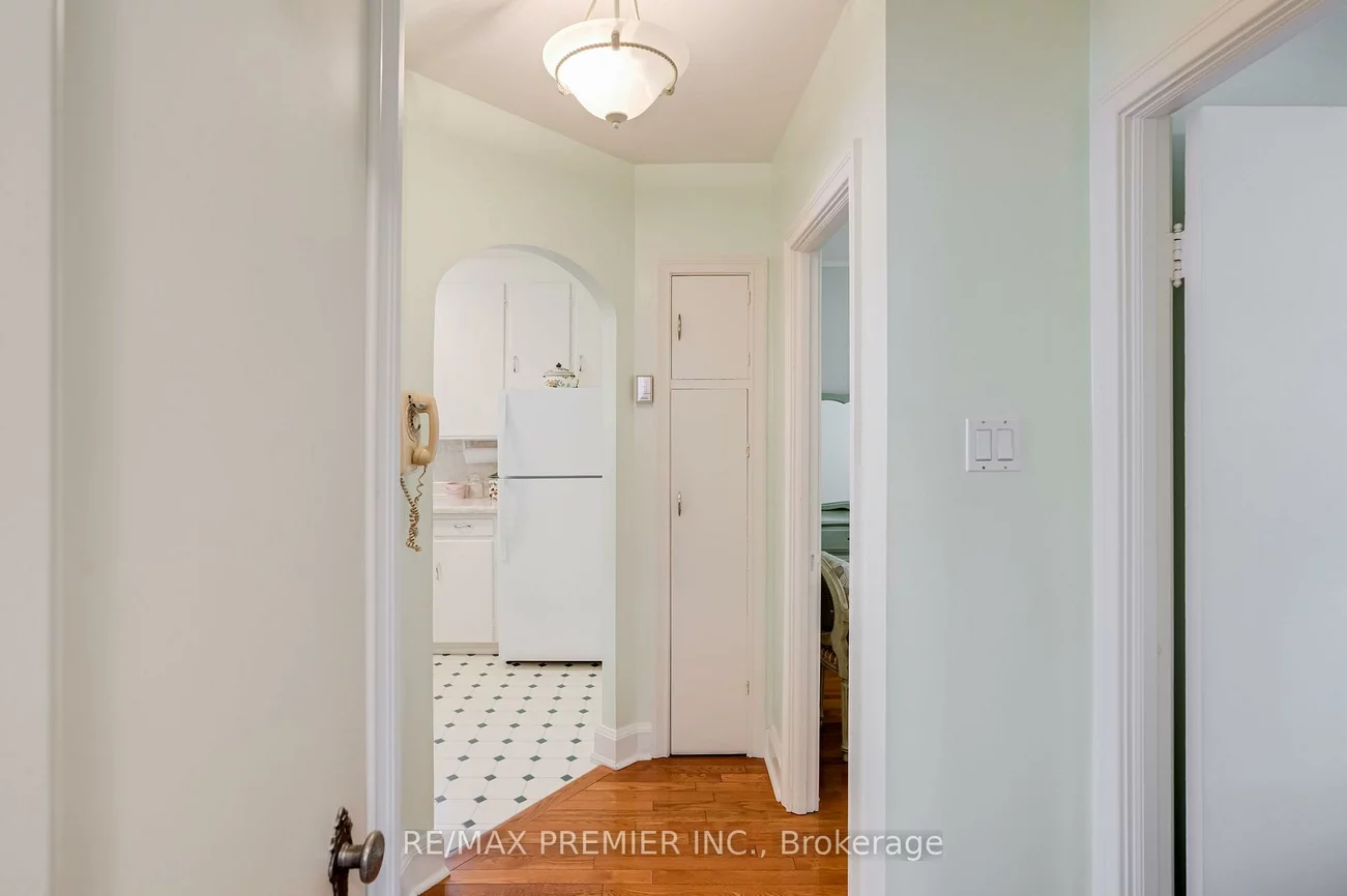 52, Richardson, Beechborough-Greenbrook, Toronto