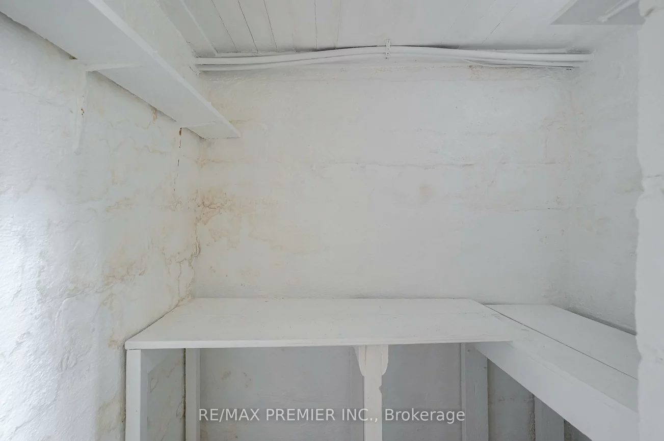 52, Richardson, Beechborough-Greenbrook, Toronto