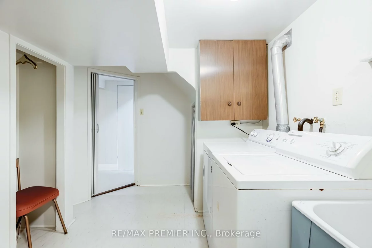 52, Richardson, Beechborough-Greenbrook, Toronto