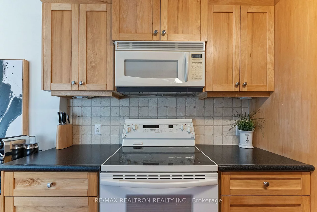 105, Springmount, Corso Italia-Davenport, Toronto