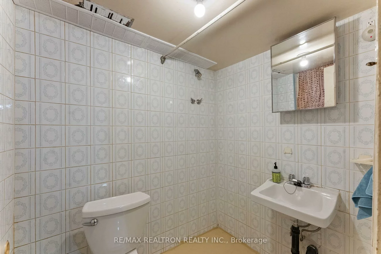 105, Springmount, Corso Italia-Davenport, Toronto