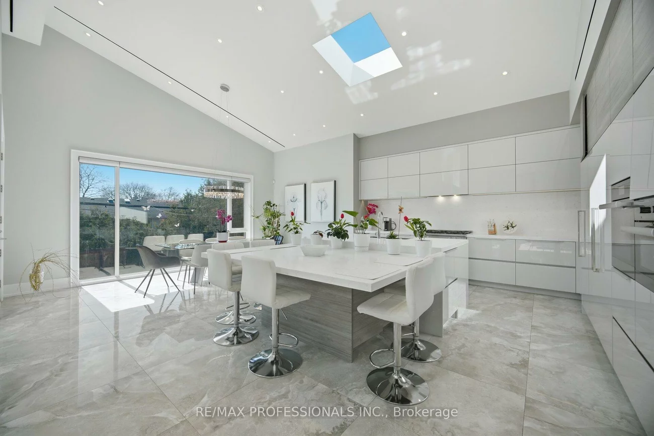 466, The Kingsway, Princess-Rosethorn, Toronto