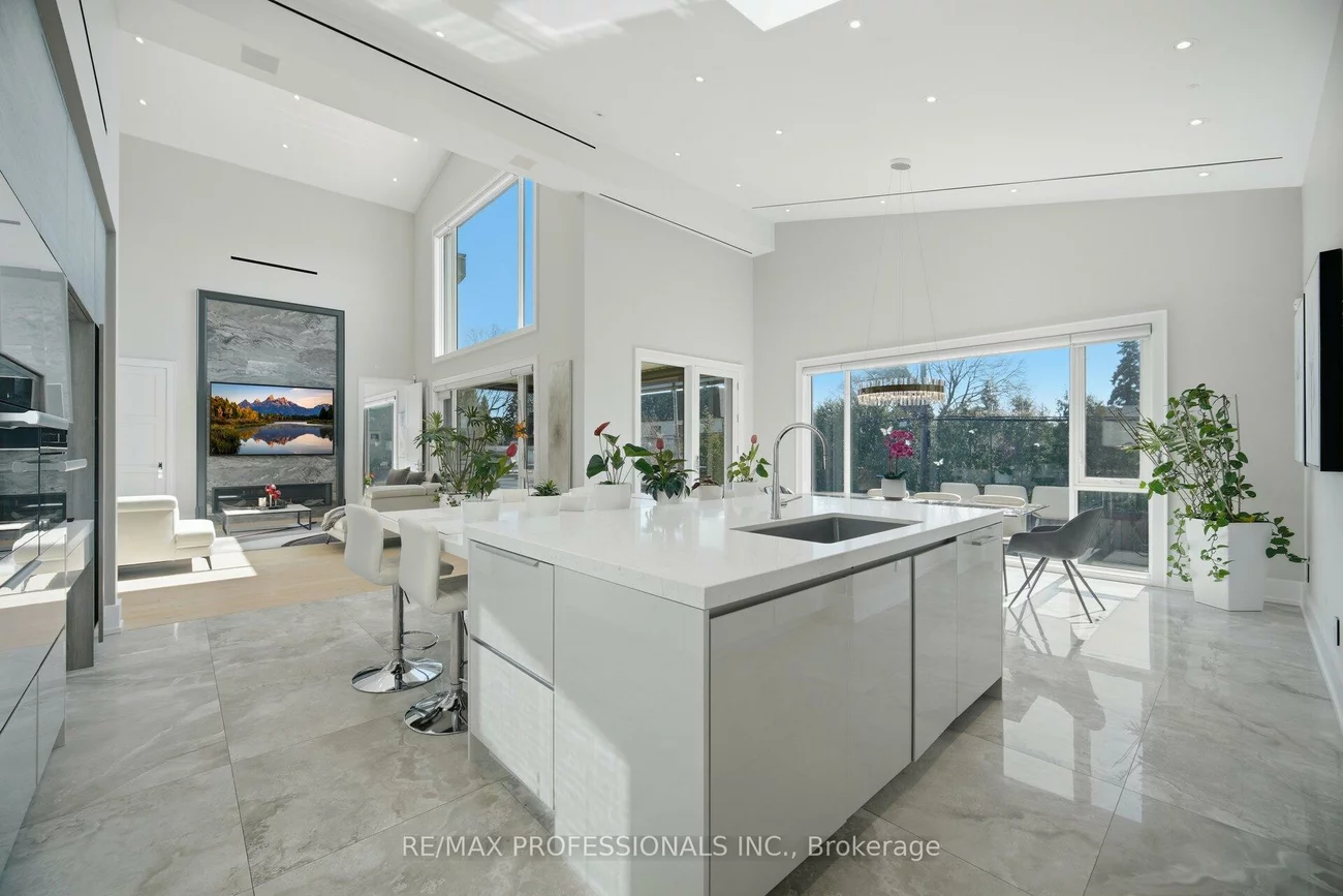 466, The Kingsway, Princess-Rosethorn, Toronto