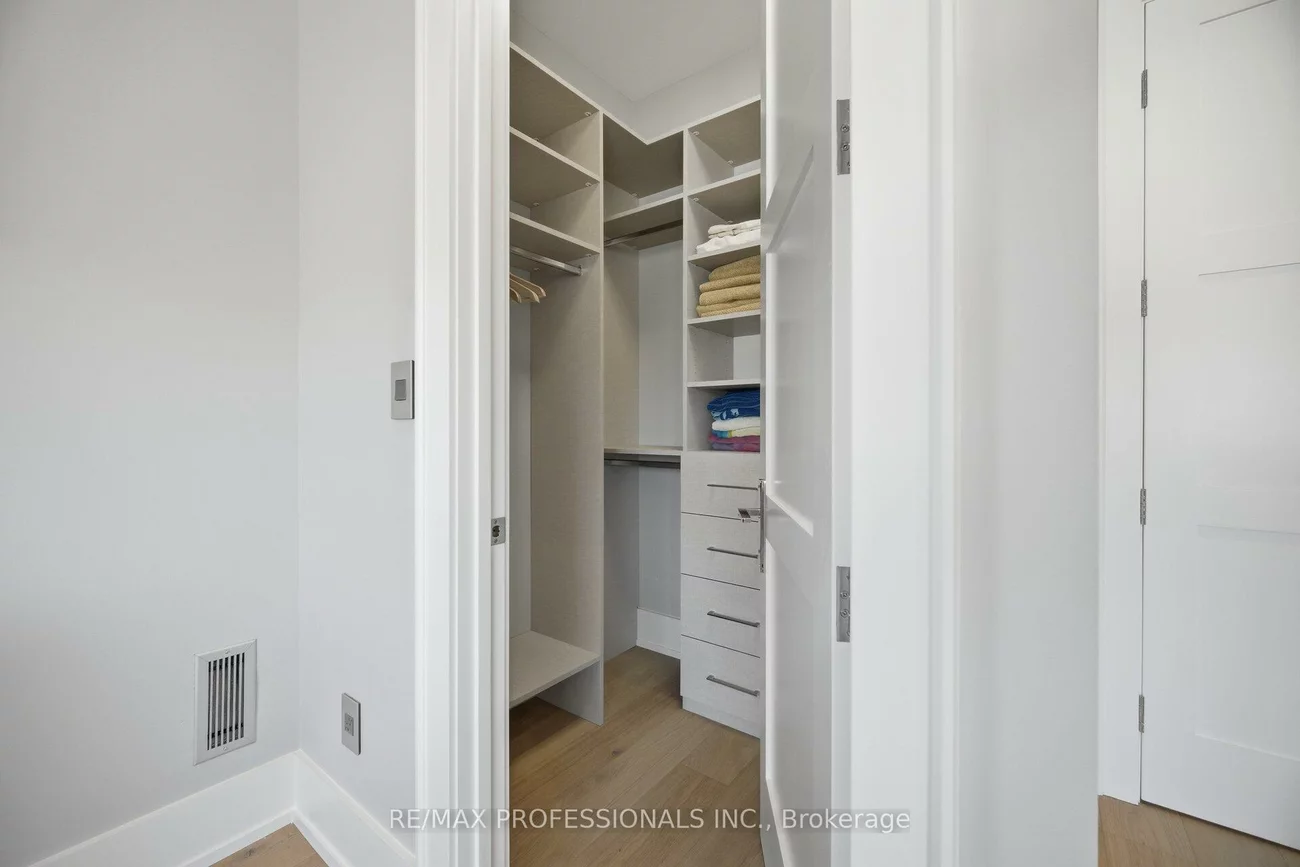 466, The Kingsway, Princess-Rosethorn, Toronto