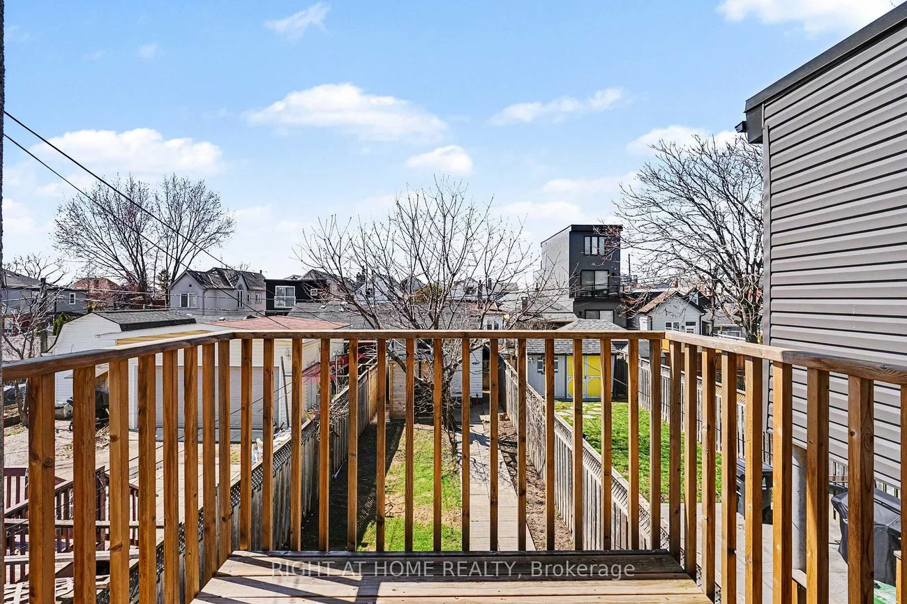 174, Rosethorn, Weston-Pellam Park, Toronto