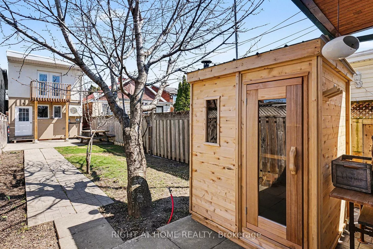 174, Rosethorn, Weston-Pellam Park, Toronto
