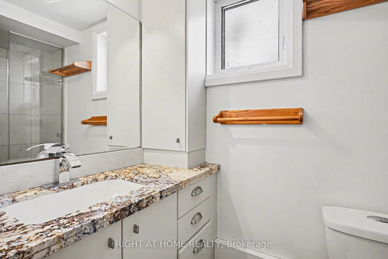 174, Rosethorn, Weston-Pellam Park, Toronto