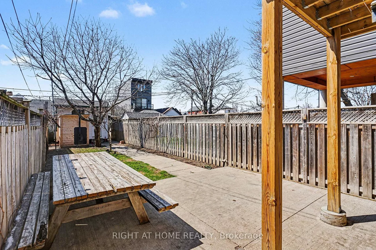 174, Rosethorn, Weston-Pellam Park, Toronto