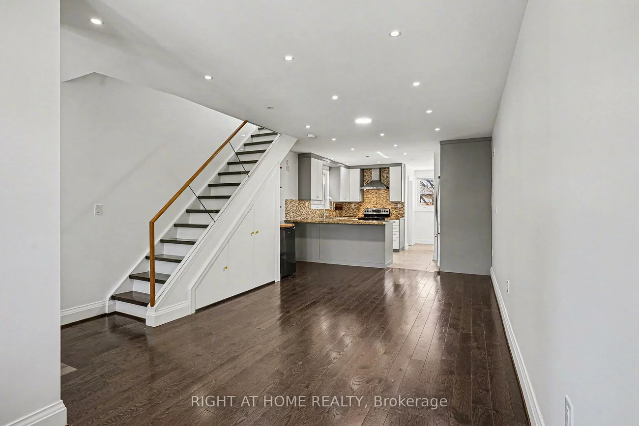 174, Rosethorn, Weston-Pellam Park, Toronto