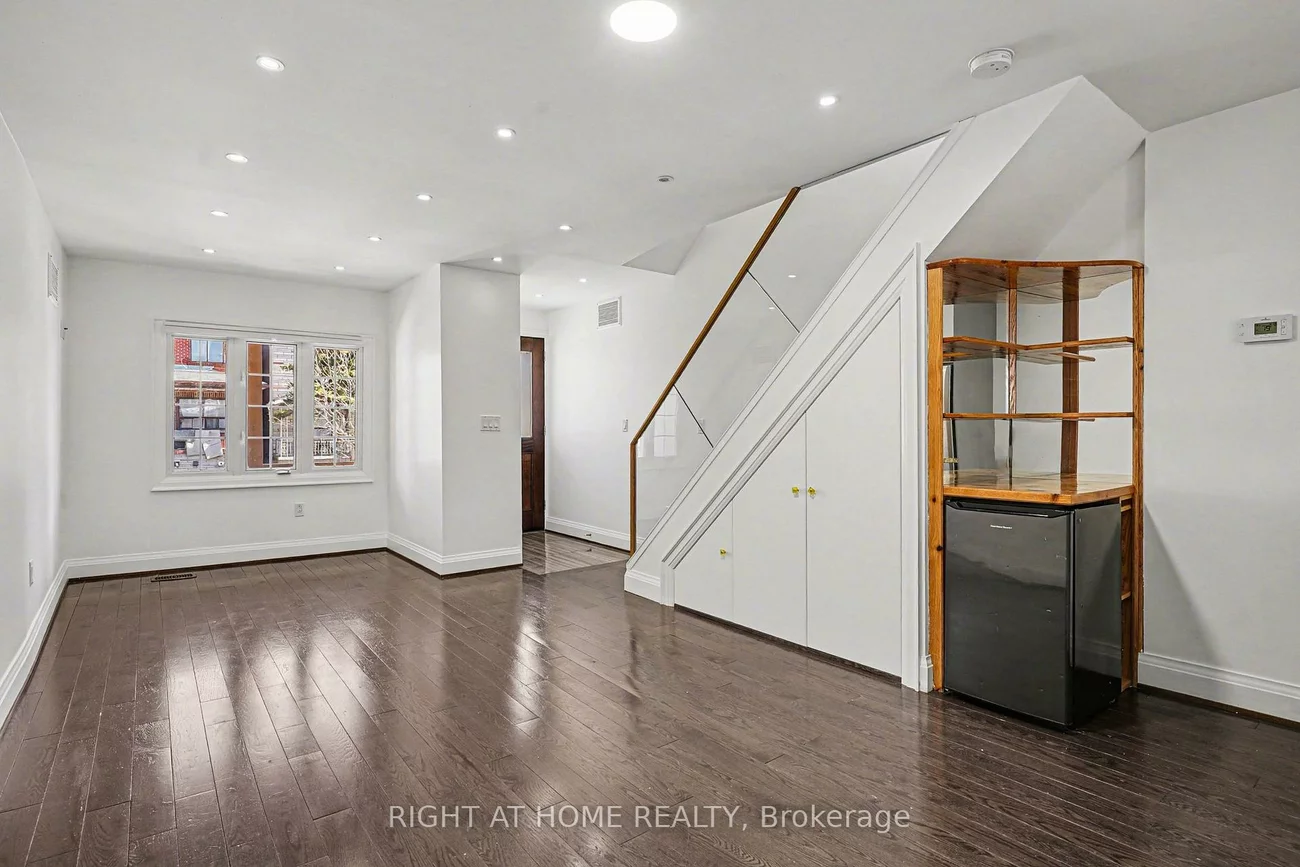 174, Rosethorn, Weston-Pellam Park, Toronto