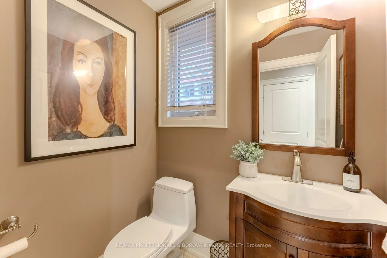 125, Glendonwynne, Runnymede-Bloor West Village, Toronto