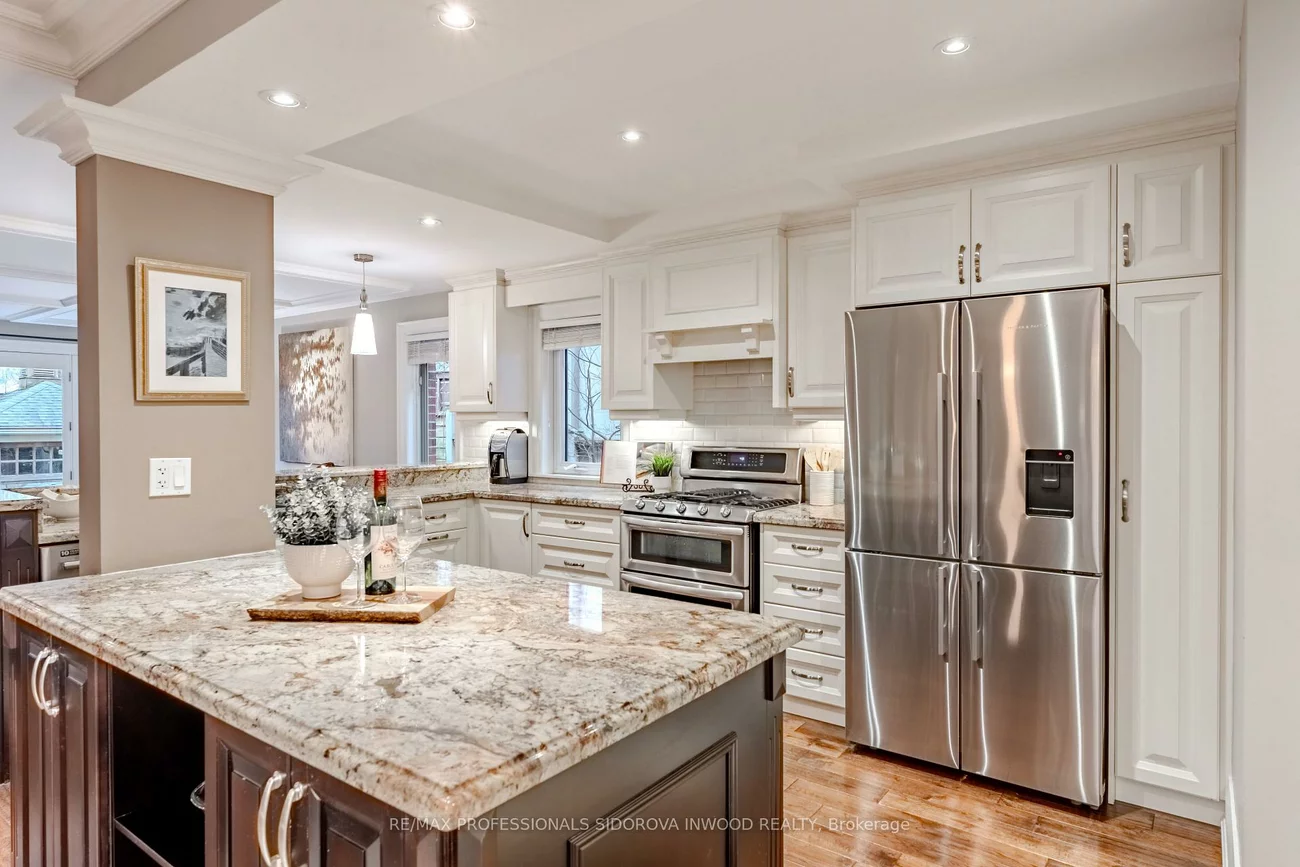 125, Glendonwynne, Runnymede-Bloor West Village, Toronto