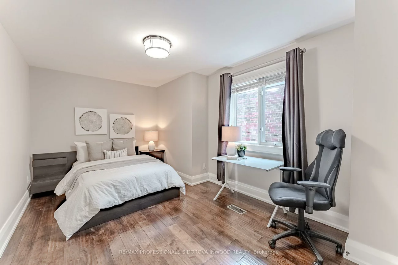 125, Glendonwynne, Runnymede-Bloor West Village, Toronto