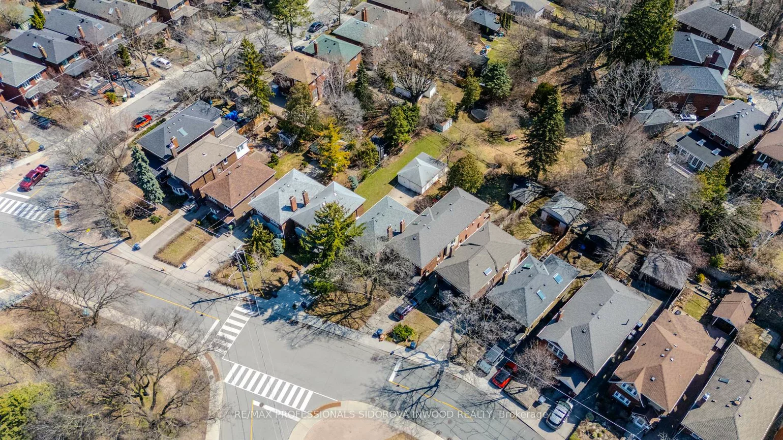 125, Glendonwynne, Runnymede-Bloor West Village, Toronto