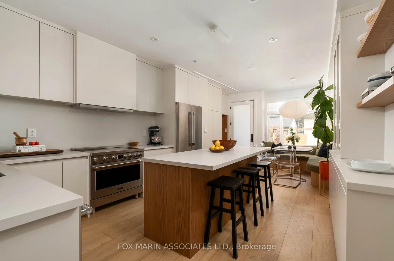 273A, Salem, Dovercourt-Wallace Emerson-Junction, Toronto