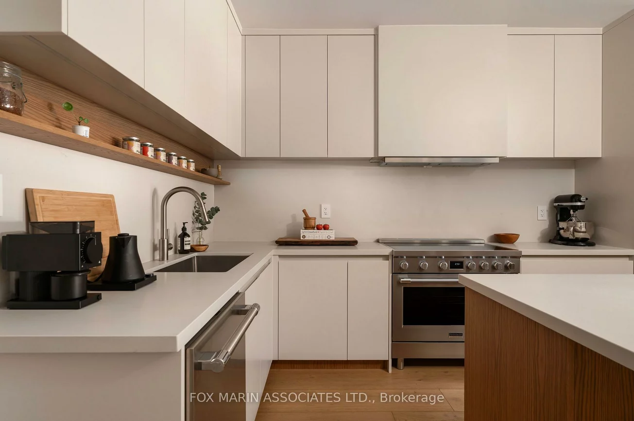 273A, Salem, Dovercourt-Wallace Emerson-Junction, Toronto