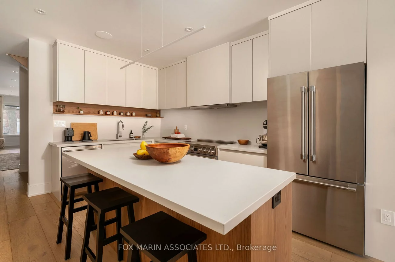 273A, Salem, Dovercourt-Wallace Emerson-Junction, Toronto