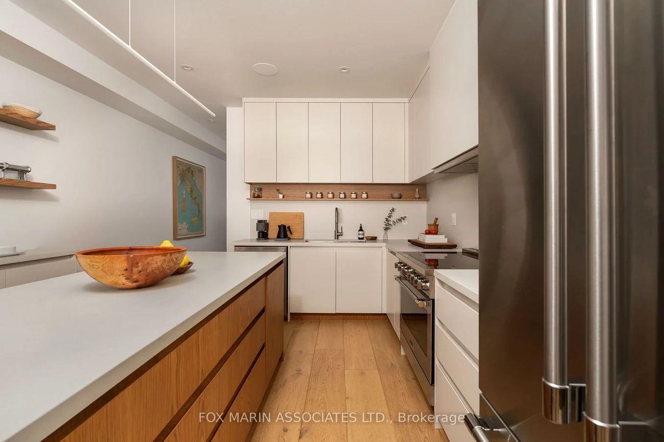 273A, Salem, Dovercourt-Wallace Emerson-Junction, Toronto