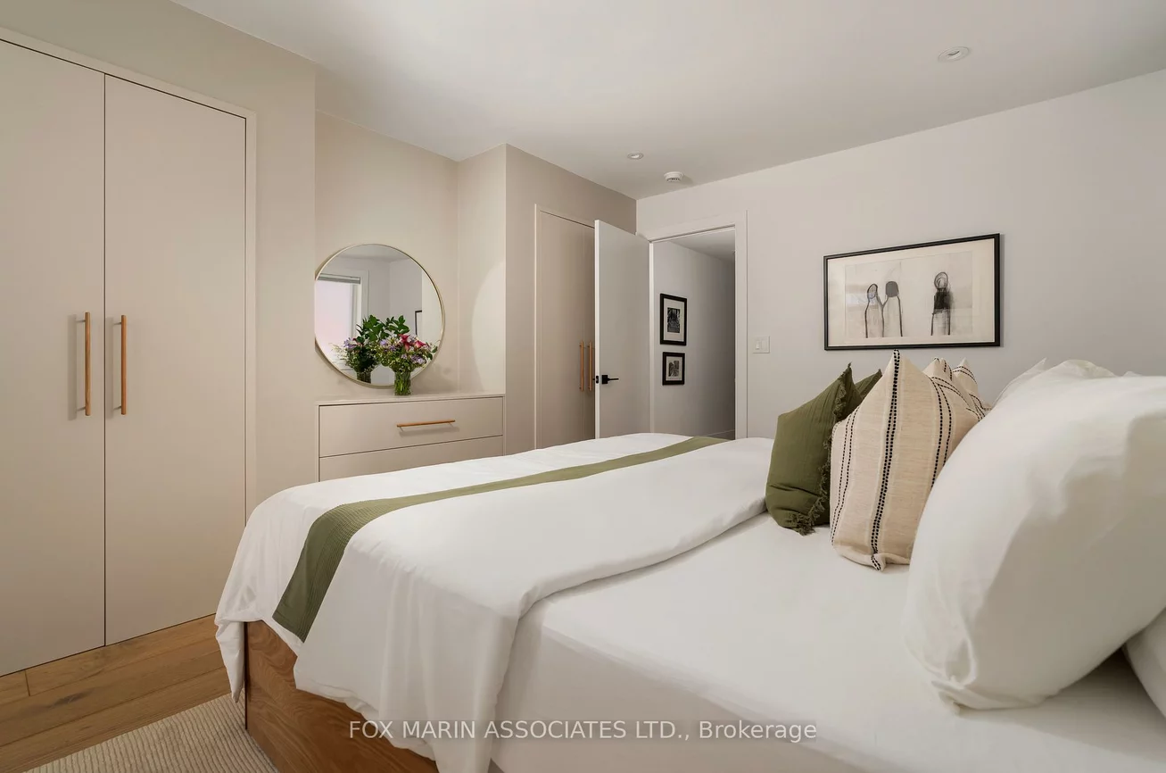 273A, Salem, Dovercourt-Wallace Emerson-Junction, Toronto