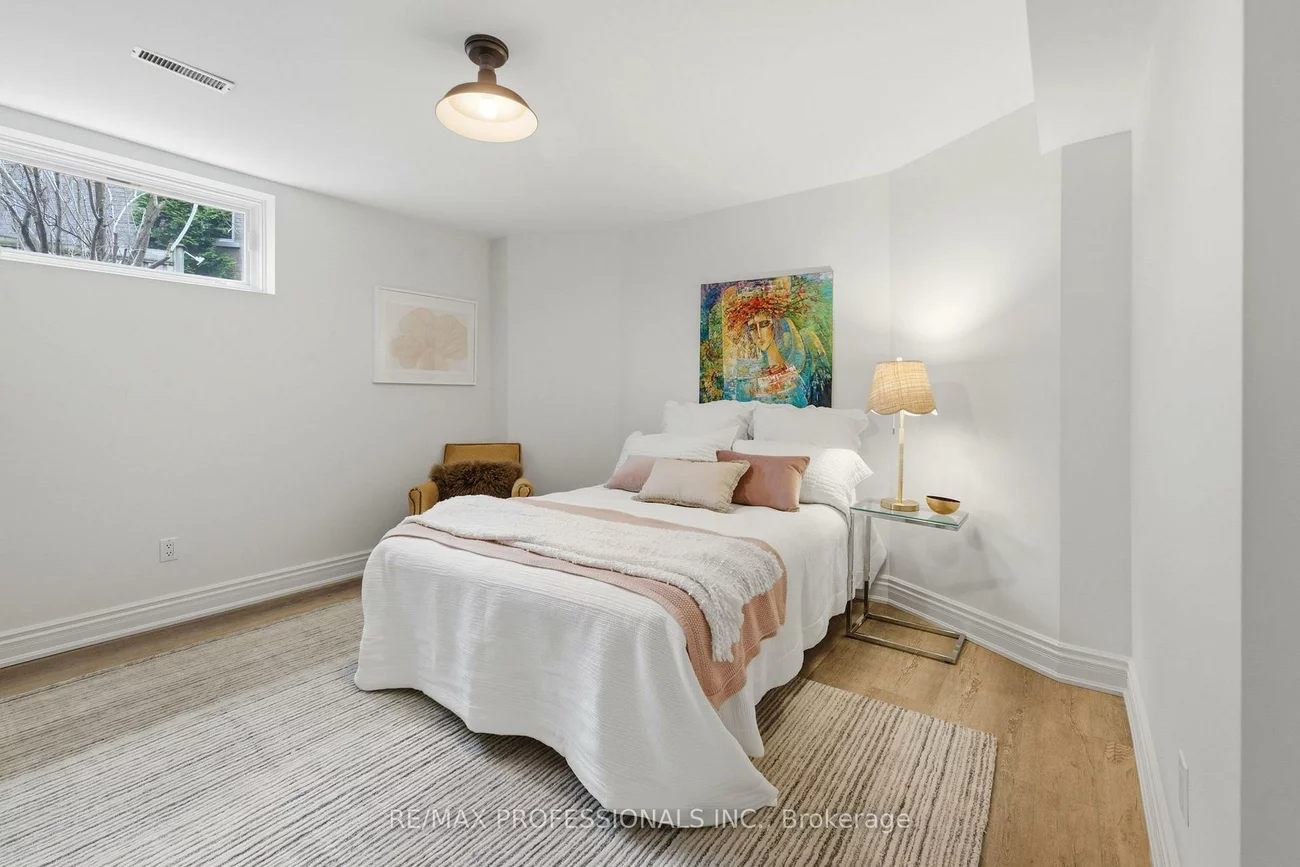 17, Rockingham, Princess-Rosethorn, Toronto