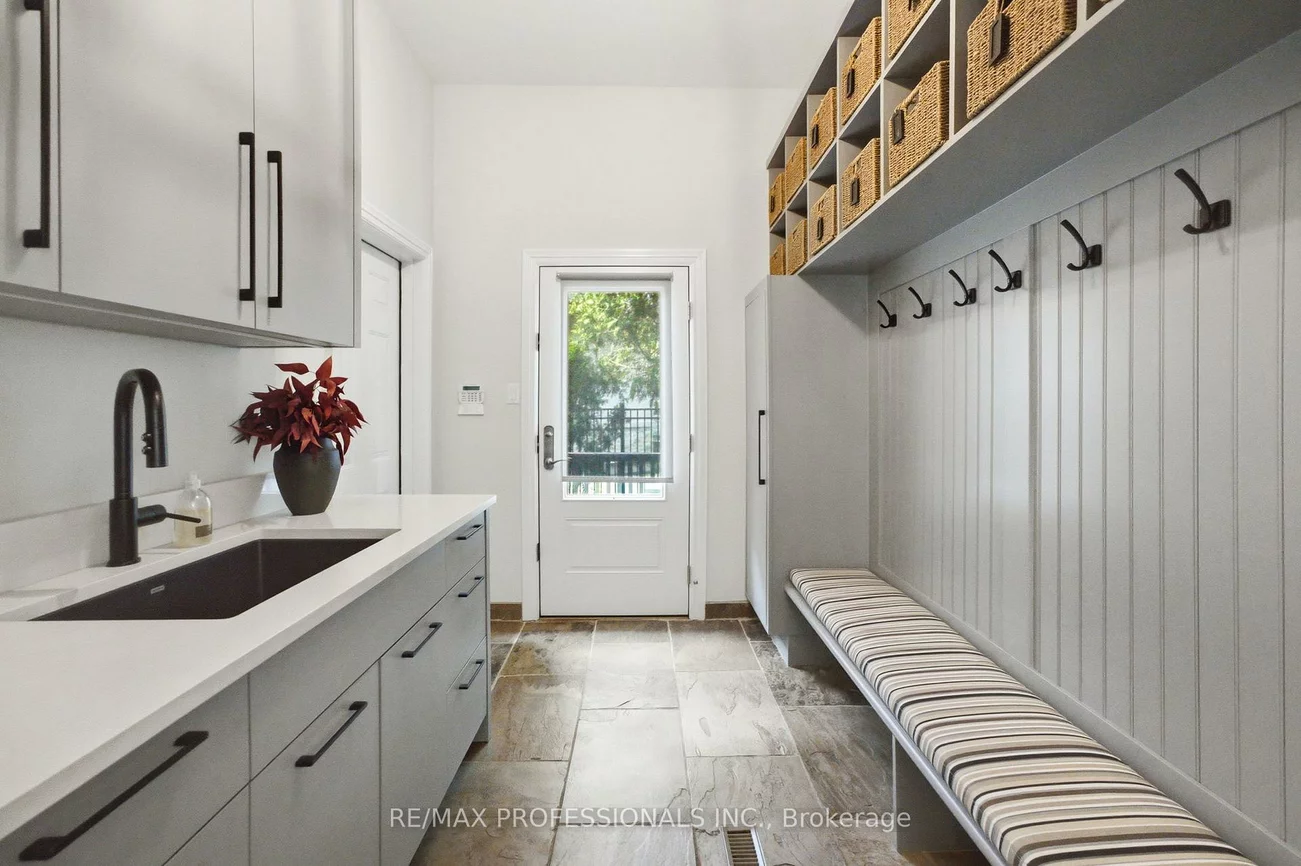 17, Rockingham, Princess-Rosethorn, Toronto