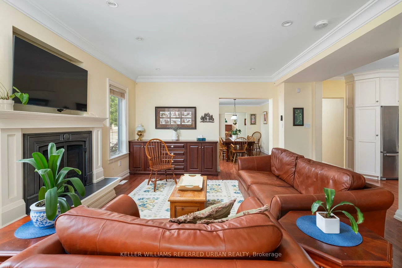 317, Rathburn, Islington-City Centre West, Toronto