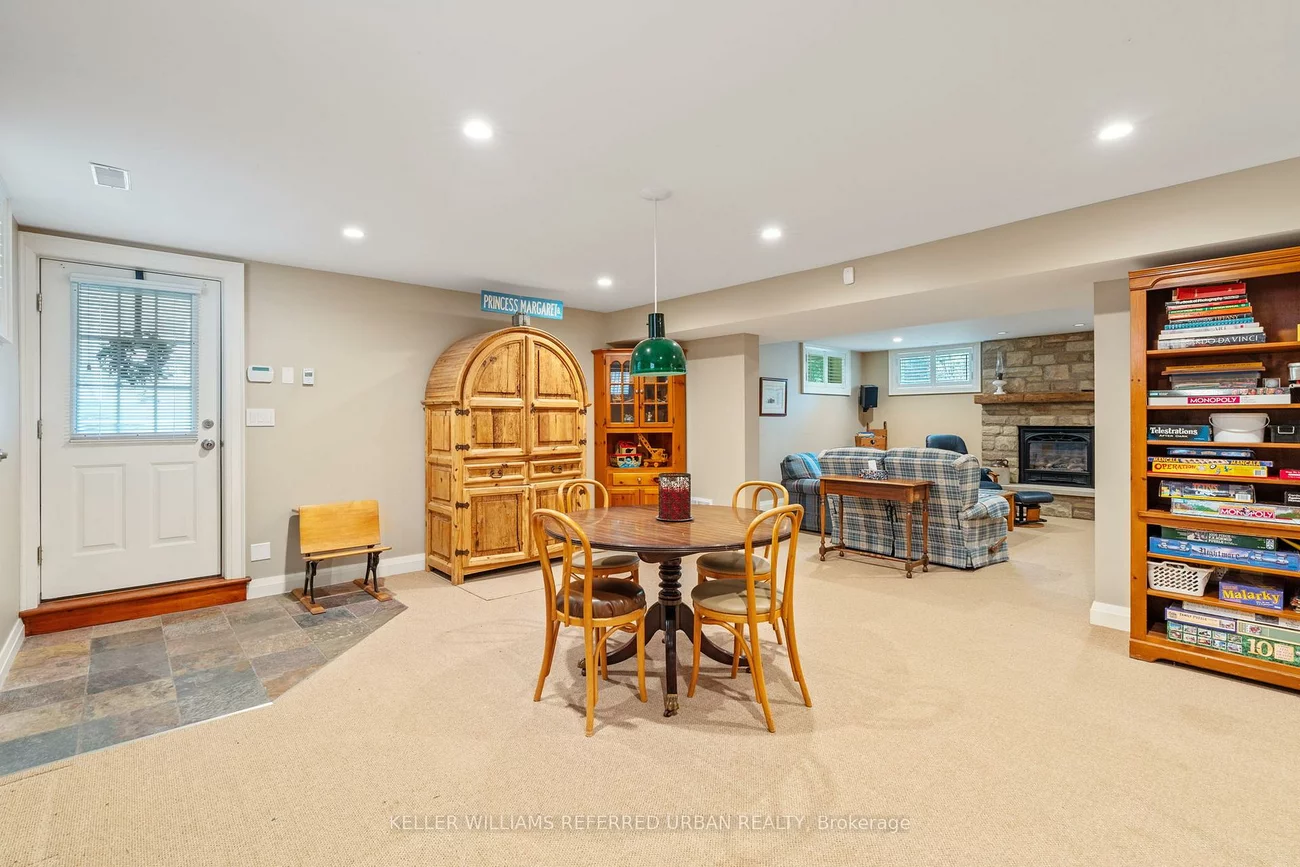 317, Rathburn, Islington-City Centre West, Toronto