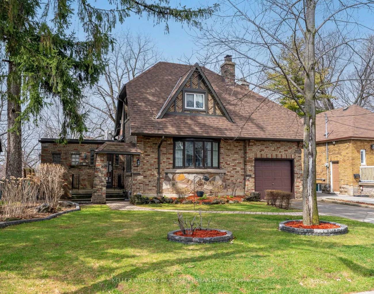 10, Landour, Keelesdale-Eglinton West, Toronto