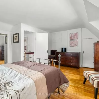 10, Landour, Keelesdale-Eglinton West, Toronto