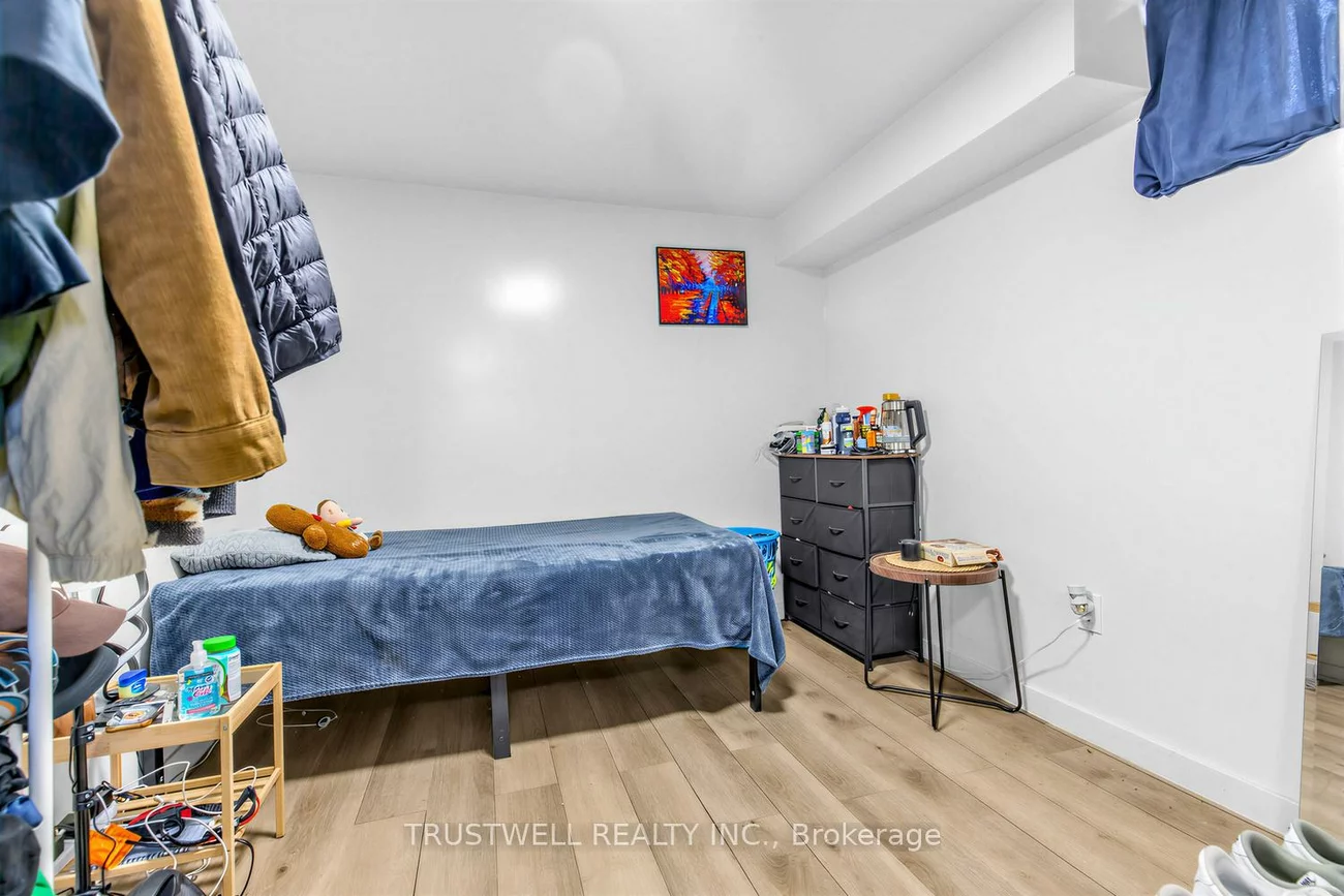 2, Del Ria, Maple Leaf, Toronto